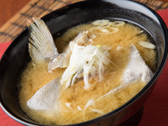 鶏ササミとシャキシャキレタスの シーザーサラダ