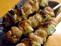 朝挽き鶏ももねぎ串